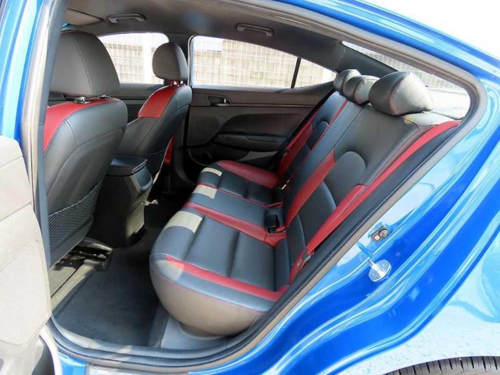 Hyundai Avante — photo 06