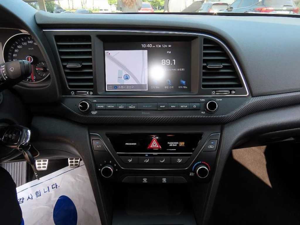 Hyundai Avante — photo 13