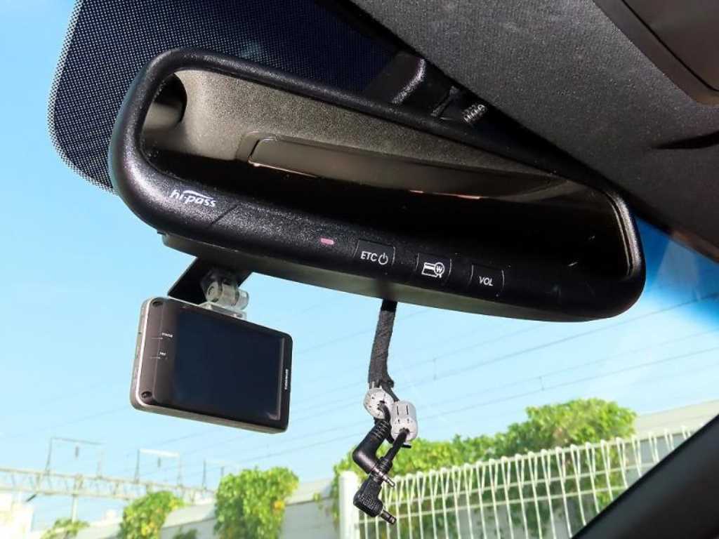 Hyundai Avante — photo 16