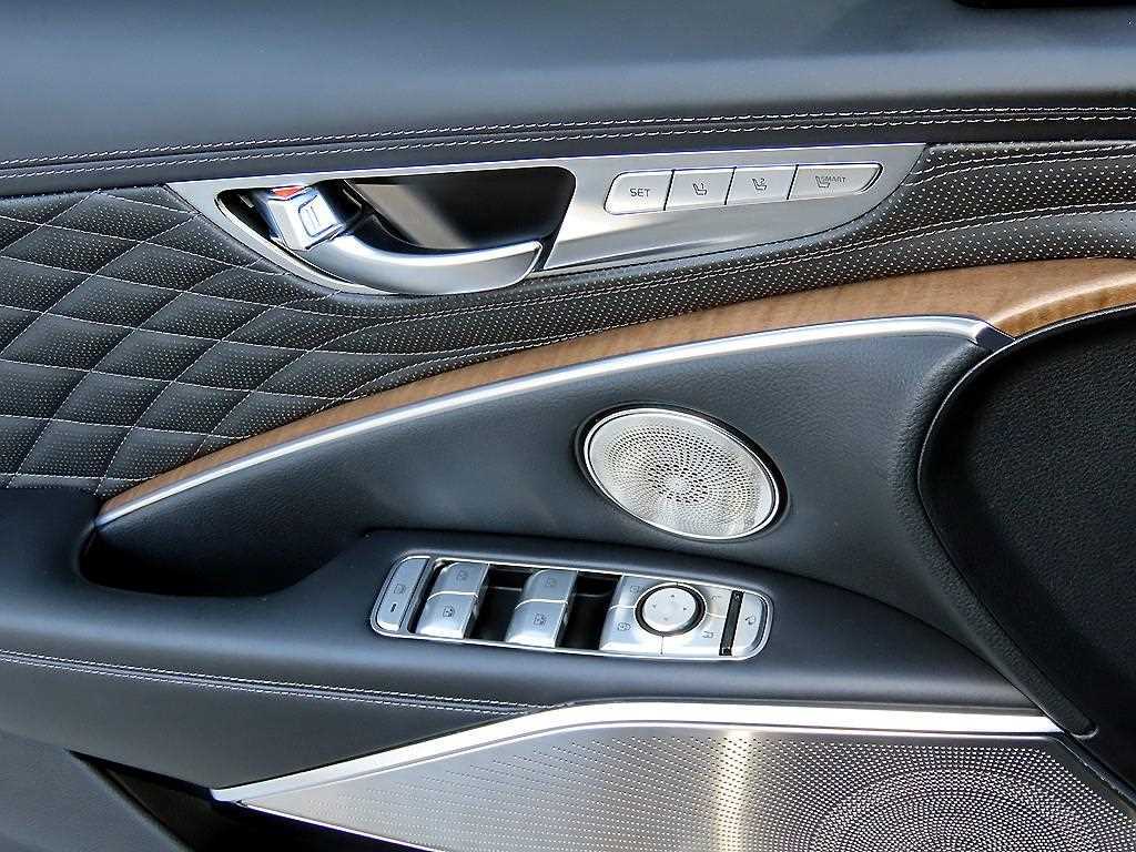 Kia K9 — photo 12