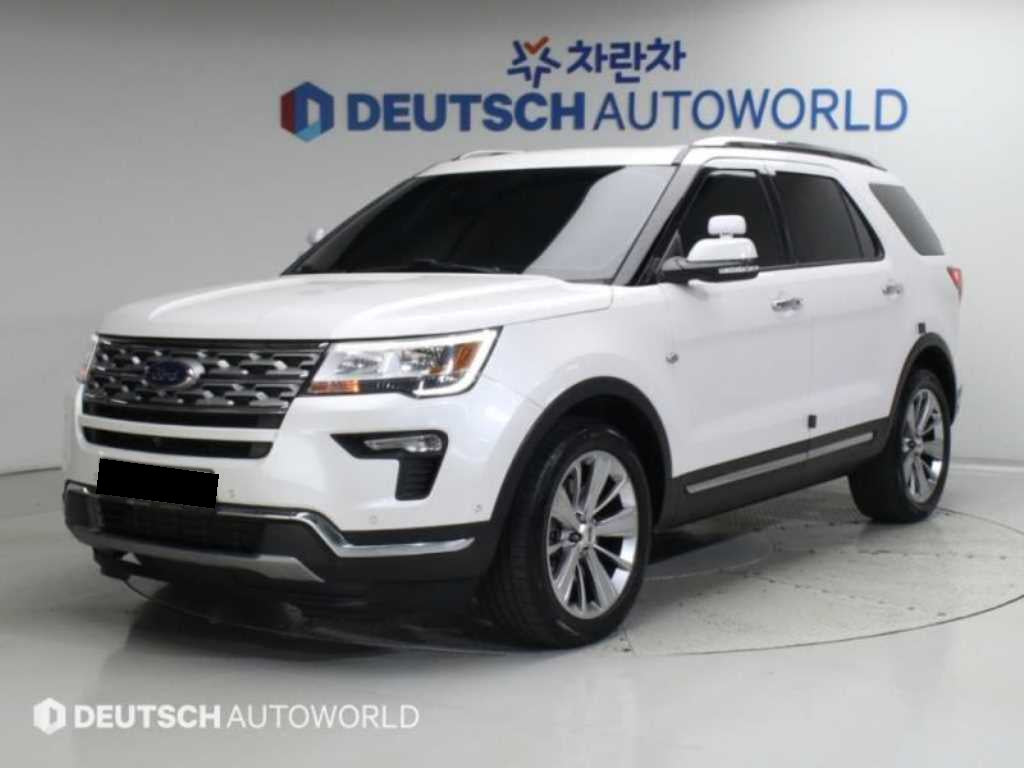 Ford Explorer — photo 01