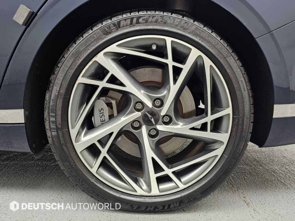 Genesis G90 — photo 05