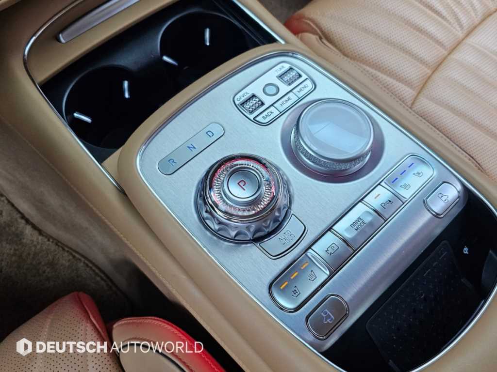 Genesis G90 — photo 09