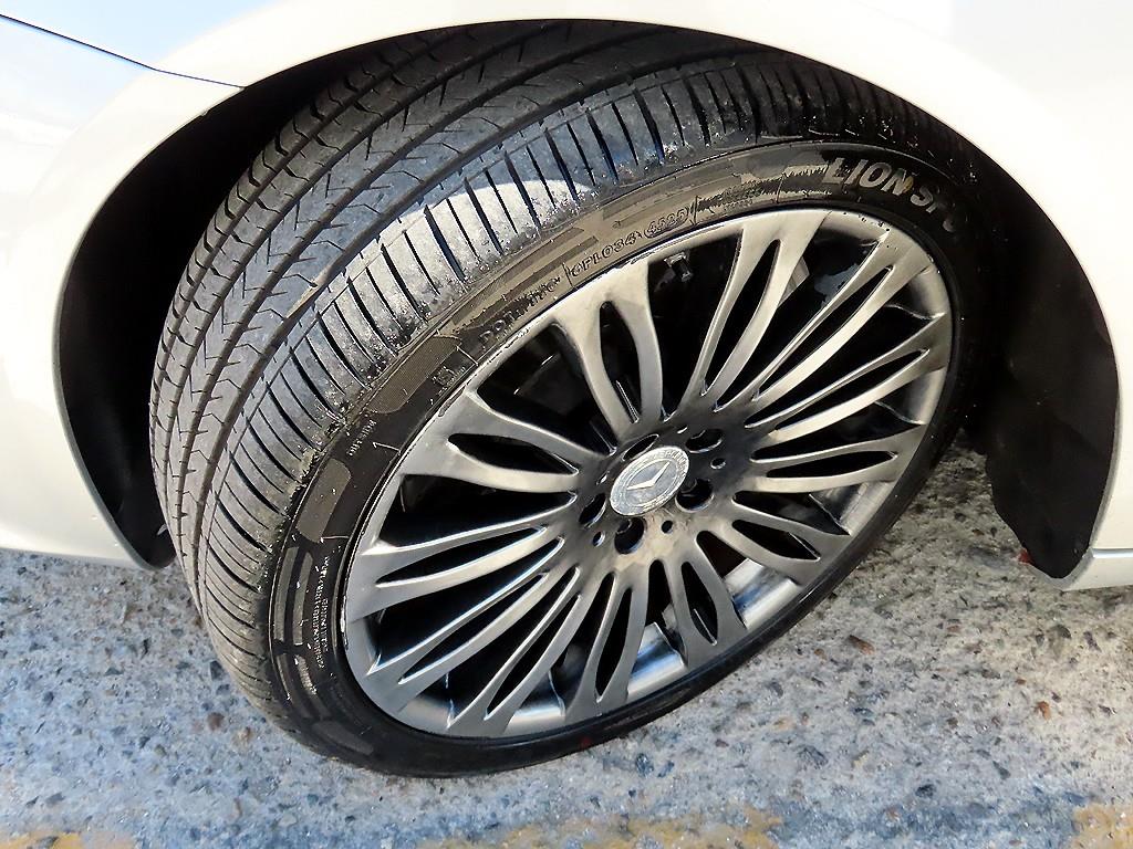 Mercedes-Benz S-Class — photo 20