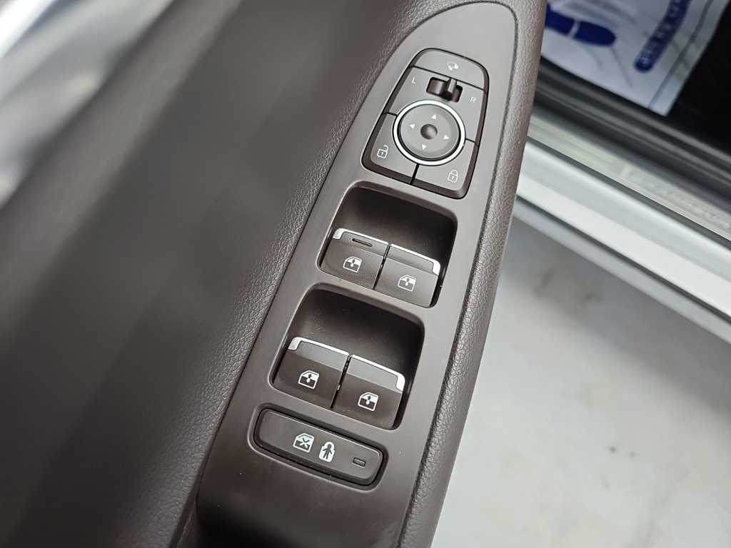 Hyundai Grandeur — photo 19