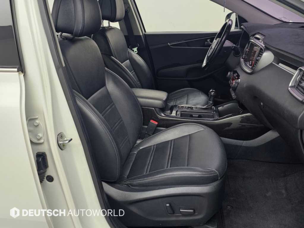 Kia Sorento — photo 10