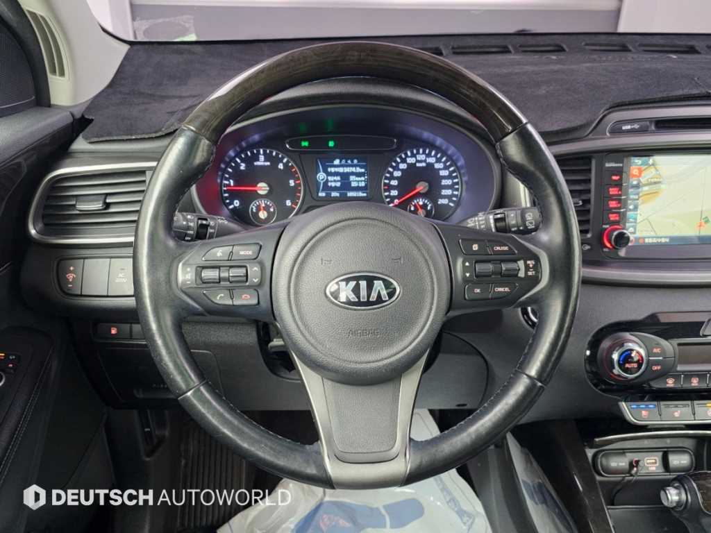 Kia Sorento — photo 13