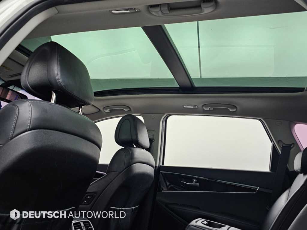 Kia Sorento — photo 18
