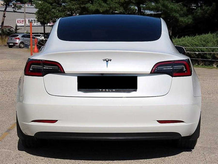 Tesla Model 3 — photo 04