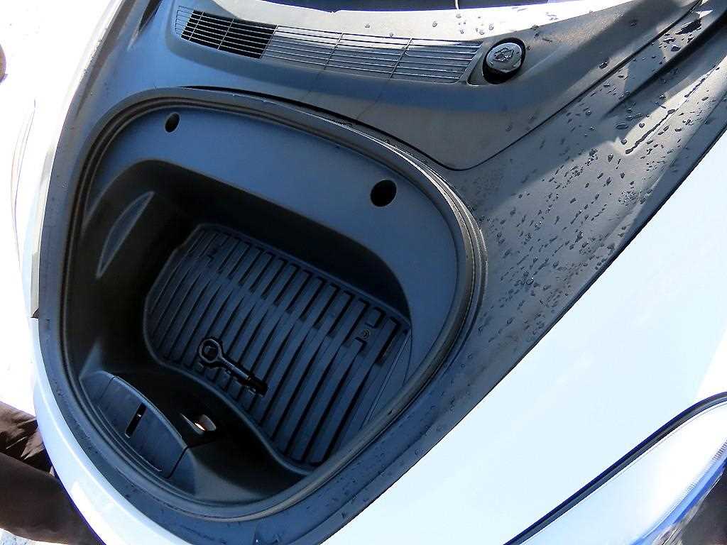 Tesla Model 3 — photo 19