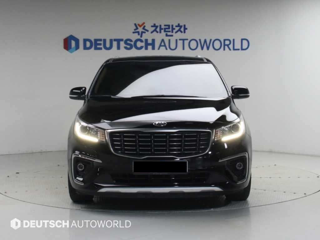 Kia Carnival — photo 03