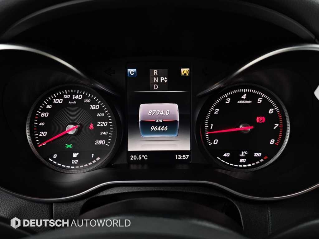 Mercedes-Benz C-Class — photo 08