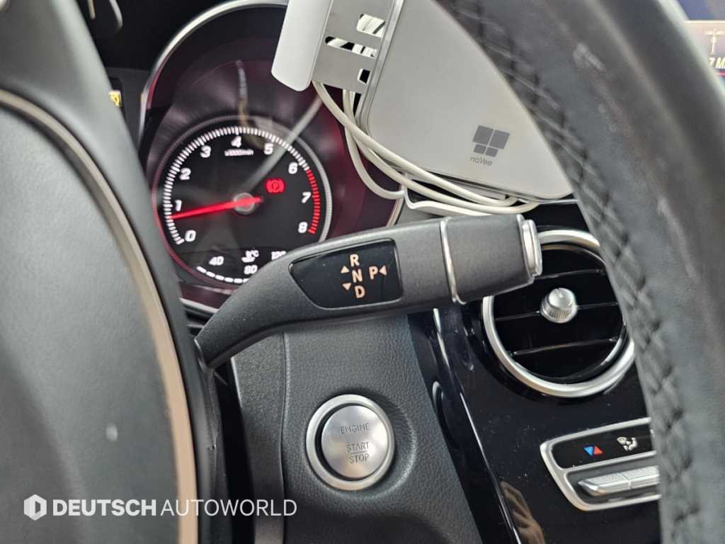 Mercedes-Benz C-Class — photo 09