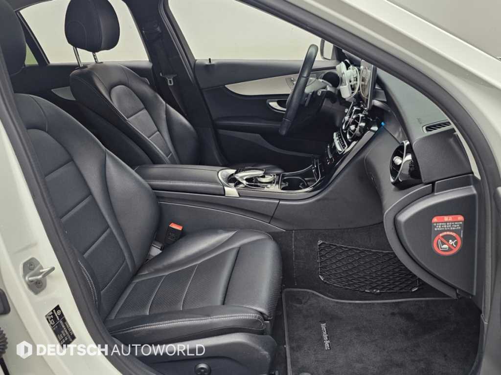 Mercedes-Benz C-Class — photo 10