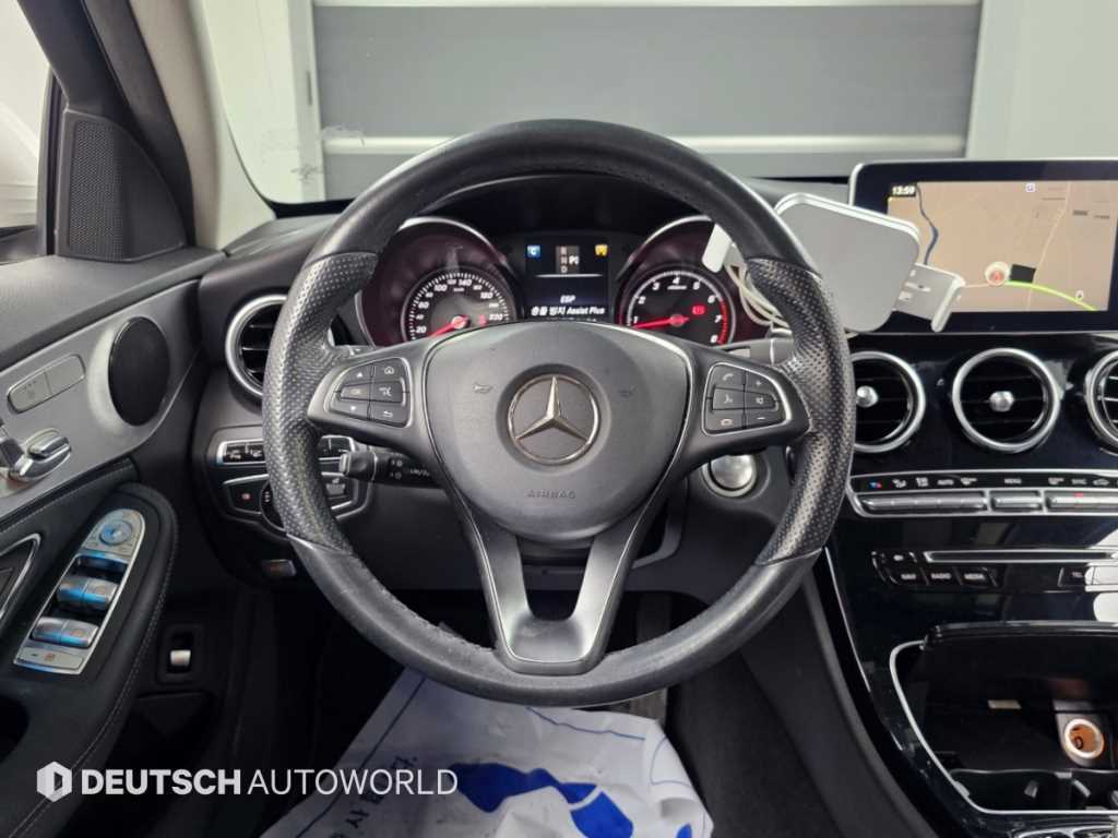 Mercedes-Benz C-Class — photo 13