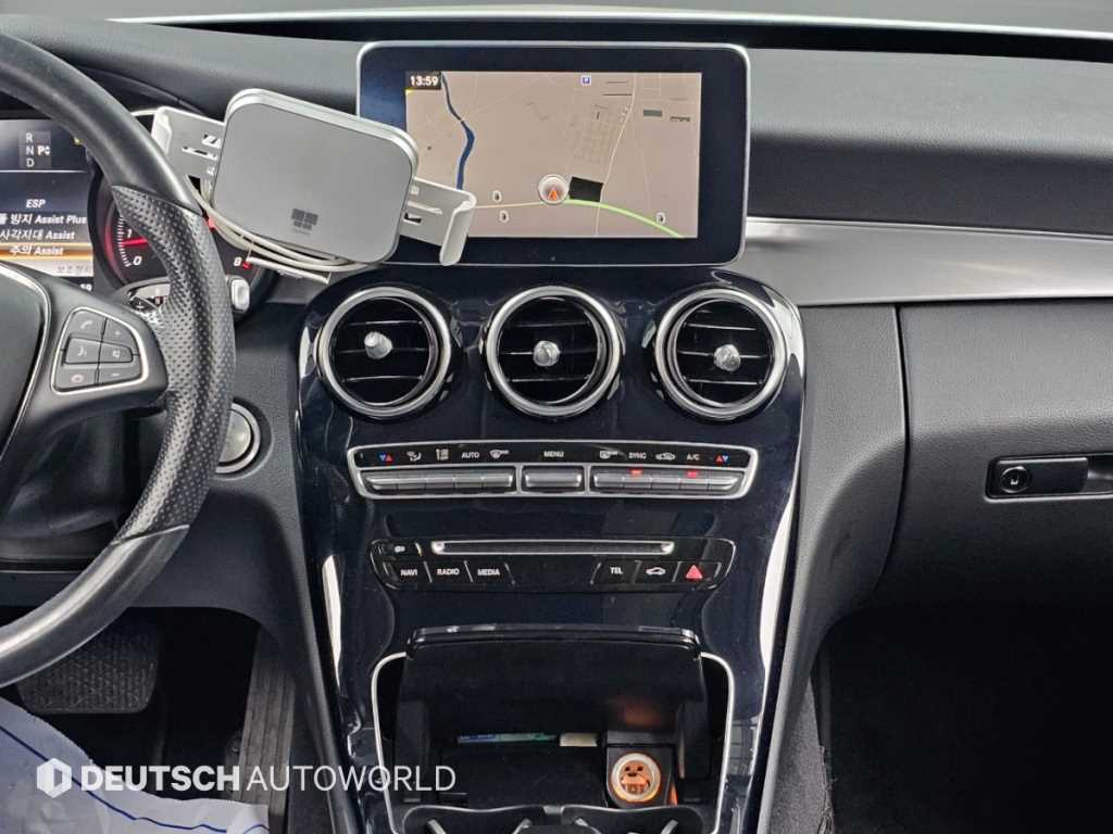 Mercedes-Benz C-Class — photo 14