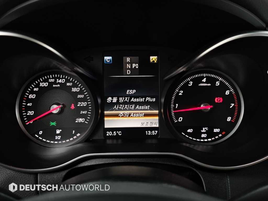 Mercedes-Benz C-Class — photo 16