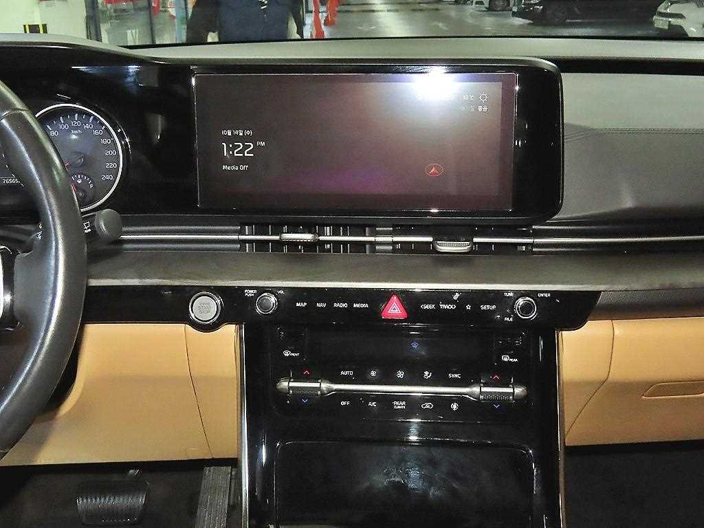 Kia Carnival — photo 11