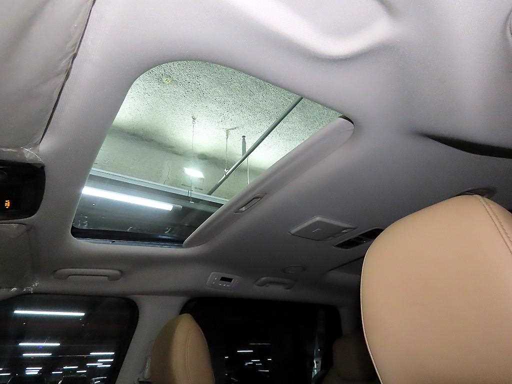 Kia Carnival — photo 14