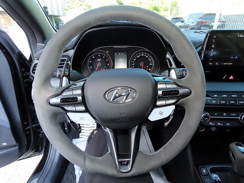 Hyundai Veloster — photo 08