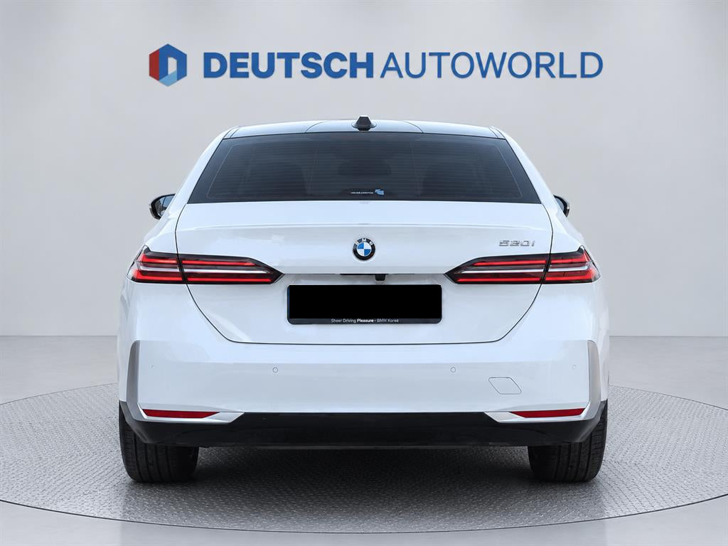 BMW 5-Series — photo 02