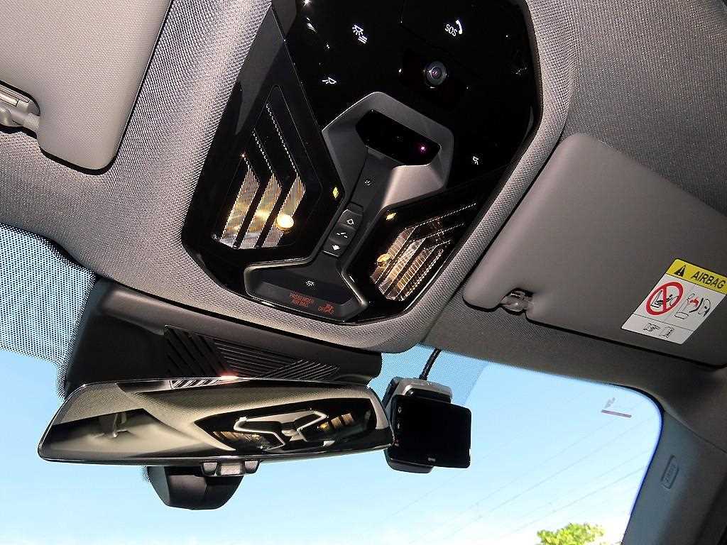 BMW 5-Series — photo 15