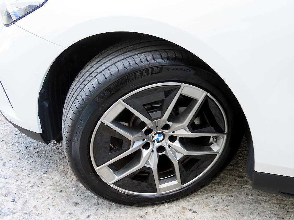 BMW 5-Series — photo 20