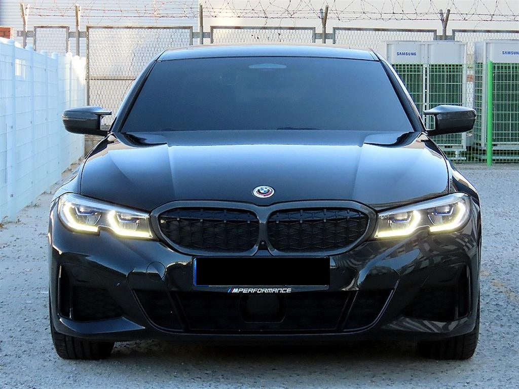 BMW 3-Series — photo 01