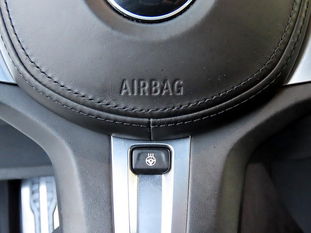 BMW 3-Series — photo 13