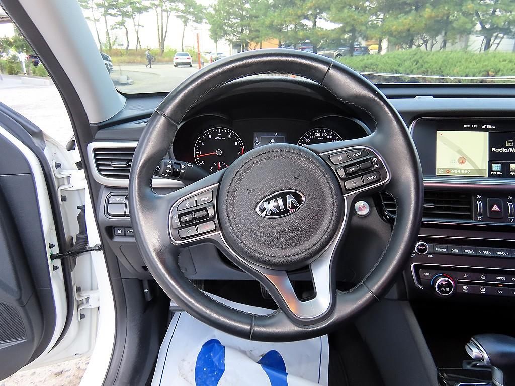 Kia K5 — photo 08