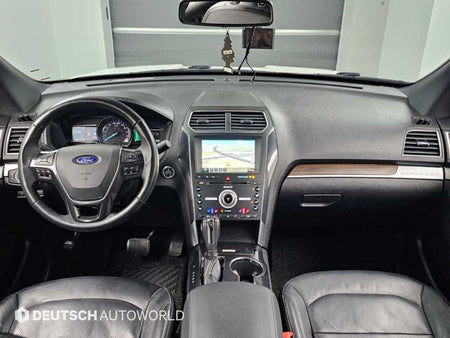 Ford Explorer — photo 07