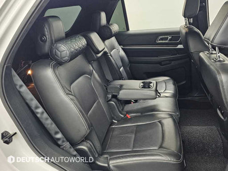 Ford Explorer — photo 12