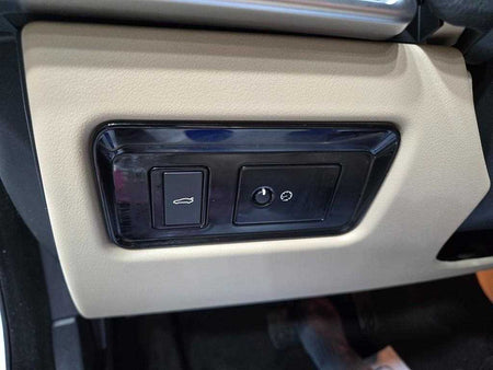 Jaguar XE — photo 13