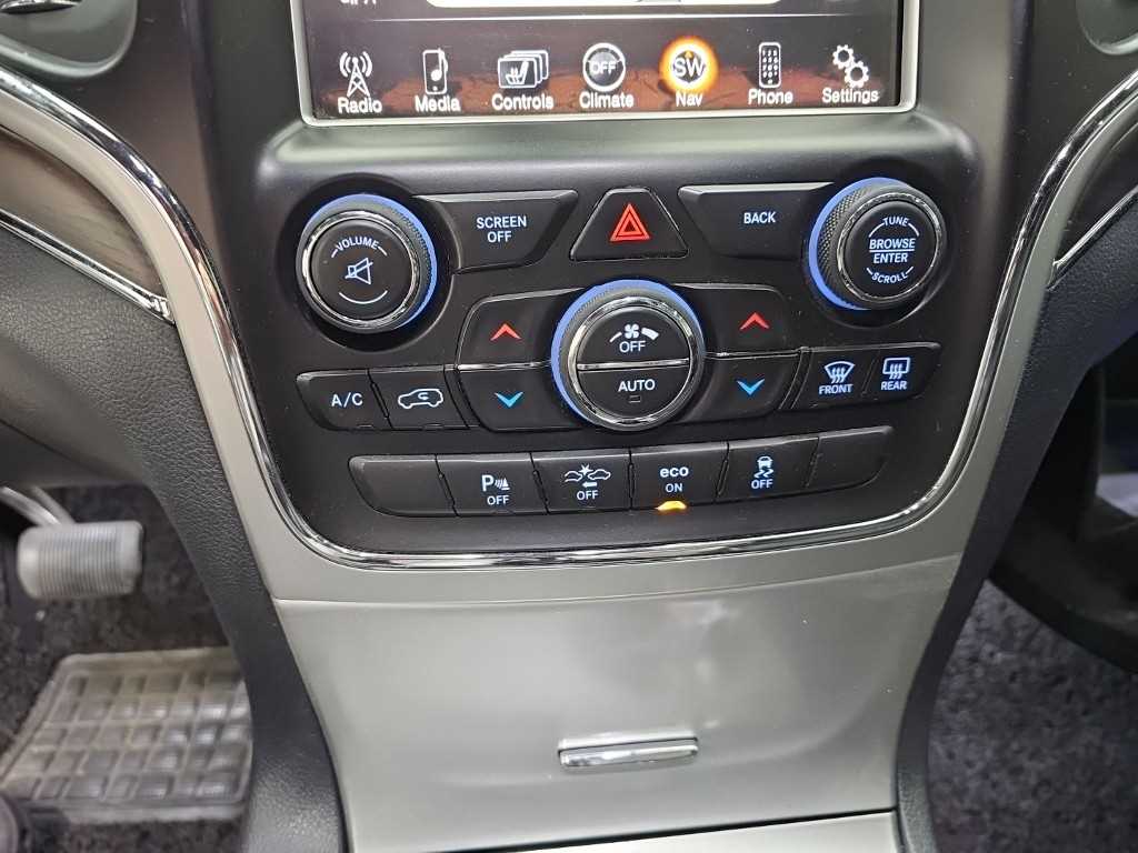 Jeep Cherokee — photo 10