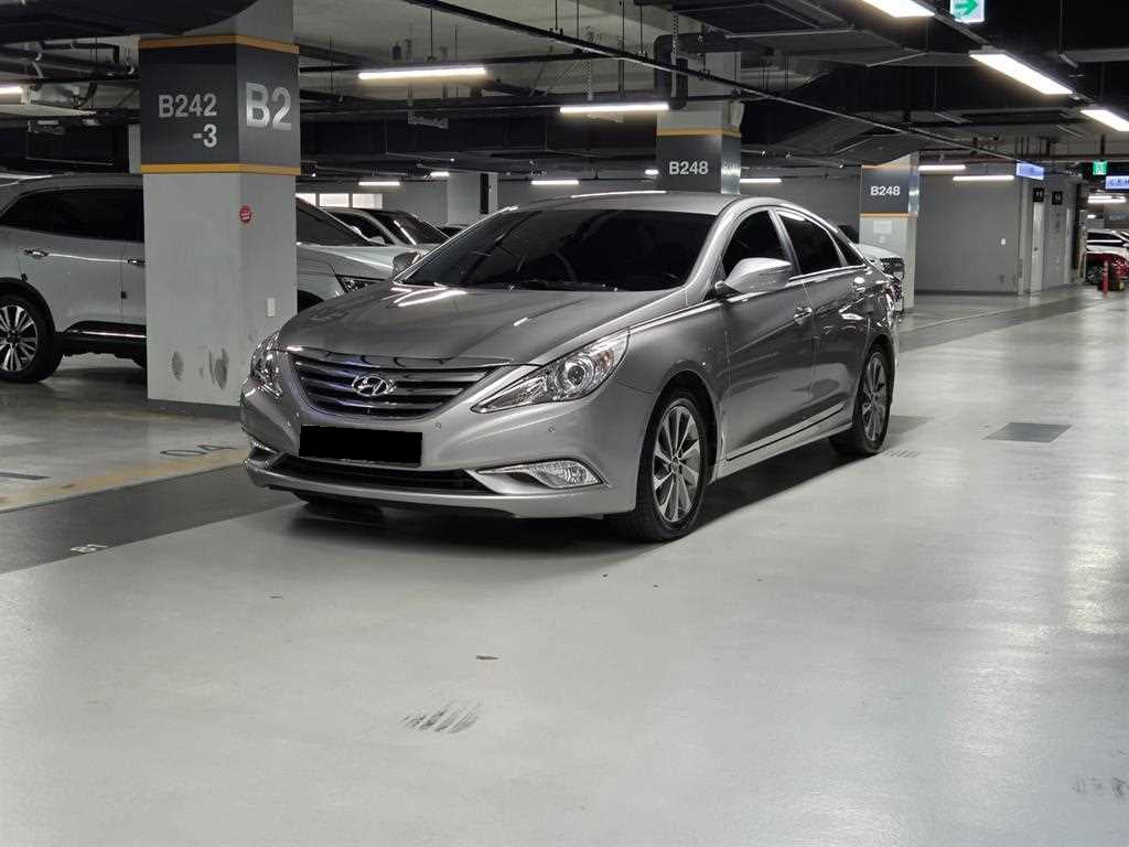 Hyundai Sonata — photo 01