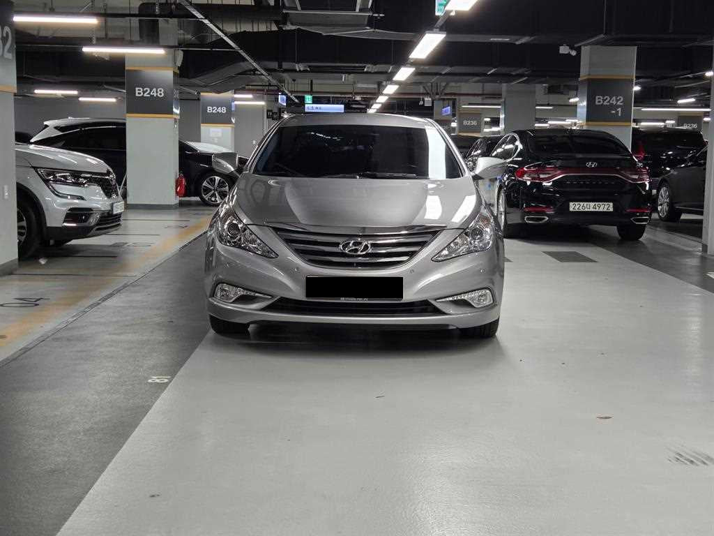 Hyundai Sonata — photo 02