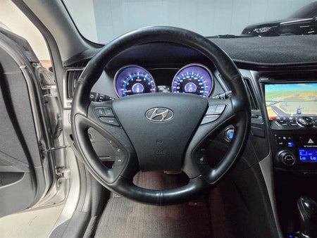 Hyundai Sonata — photo 11