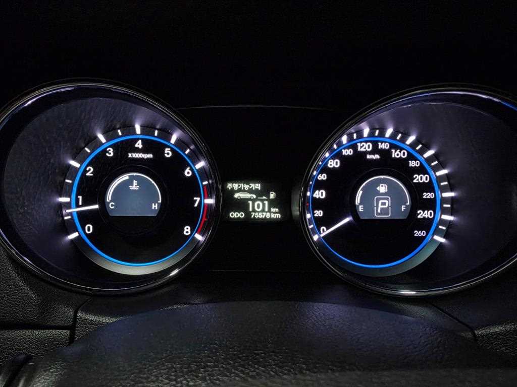 Hyundai Sonata — photo 12