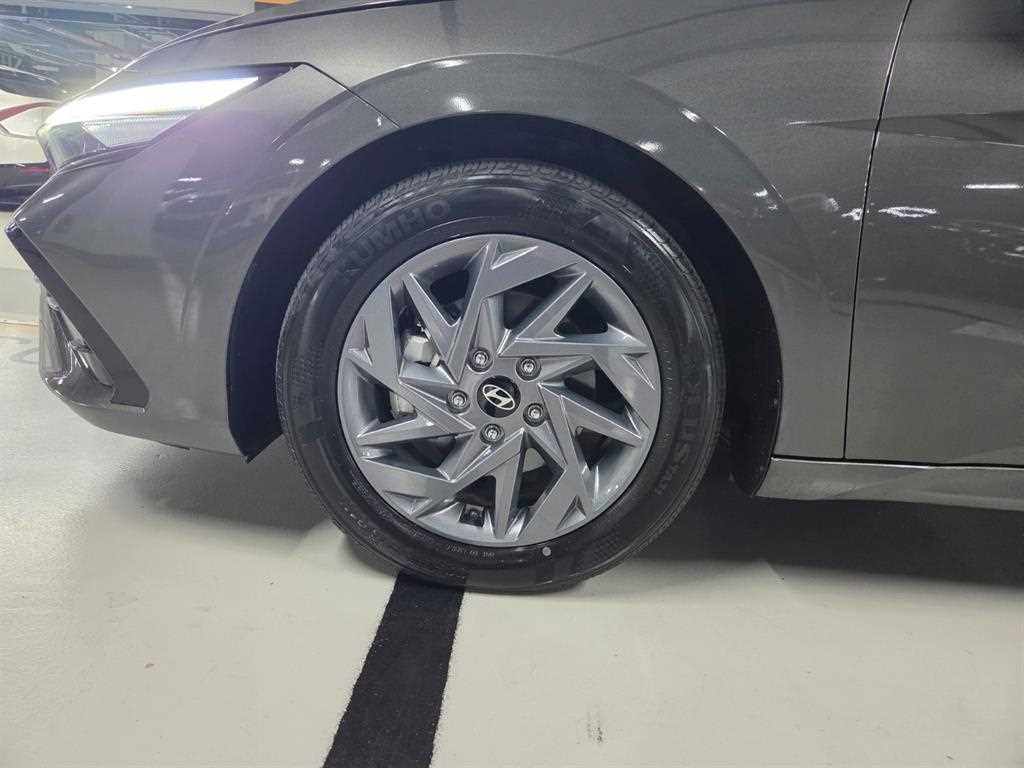 Hyundai Avante — photo 07