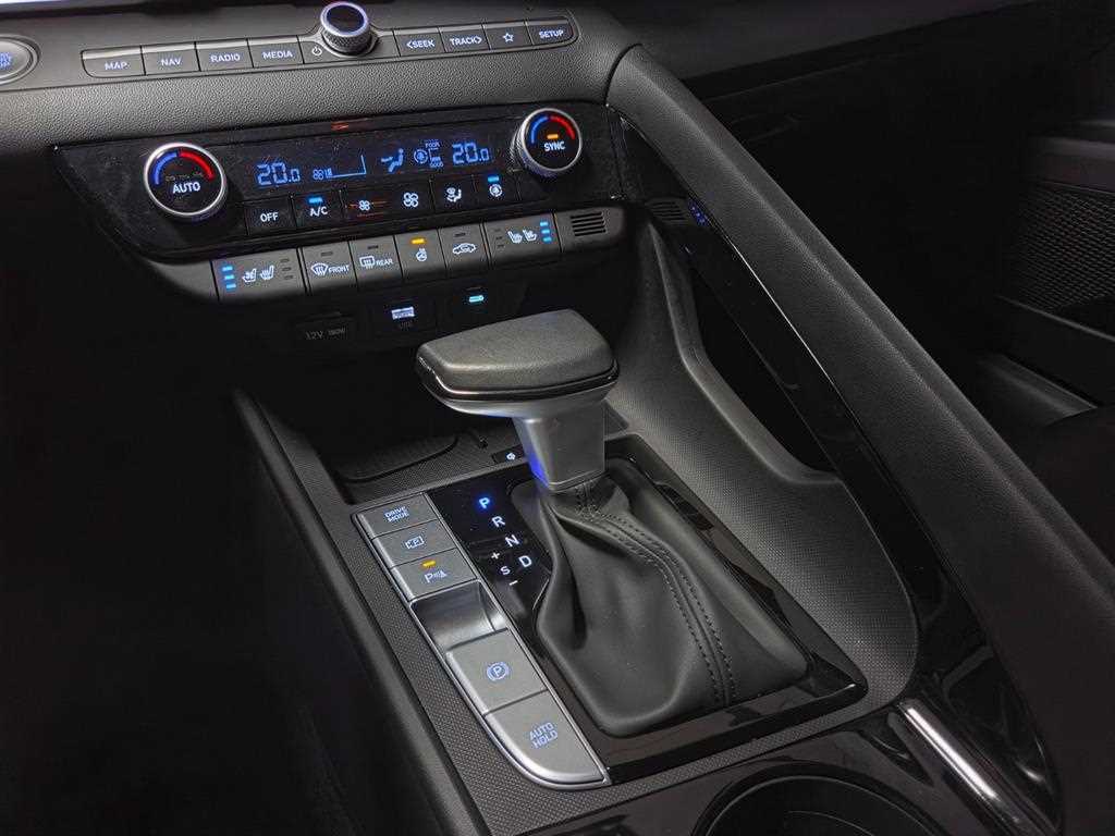 Hyundai Avante — photo 13