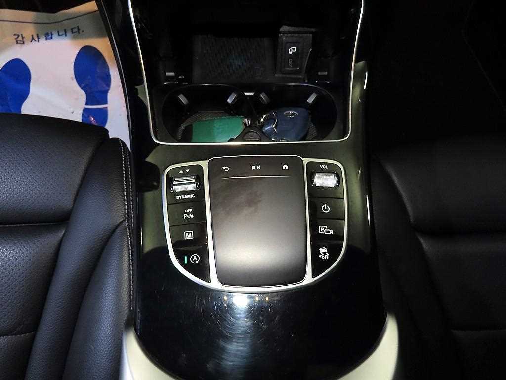 Mercedes-Benz GLC-Class — photo 12