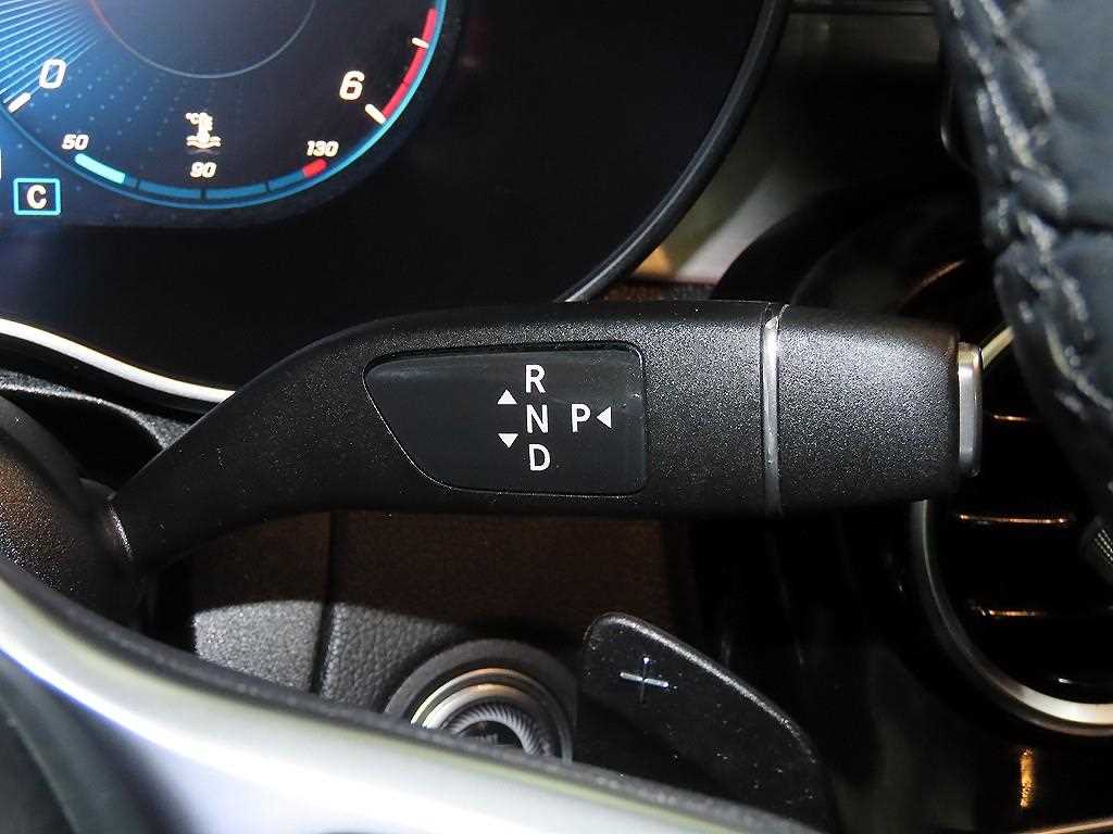 Mercedes-Benz GLC-Class — photo 13
