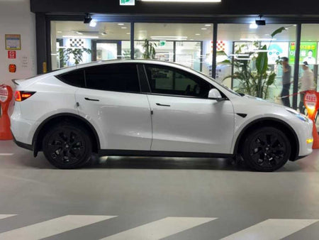 Tesla Model Y — photo 03