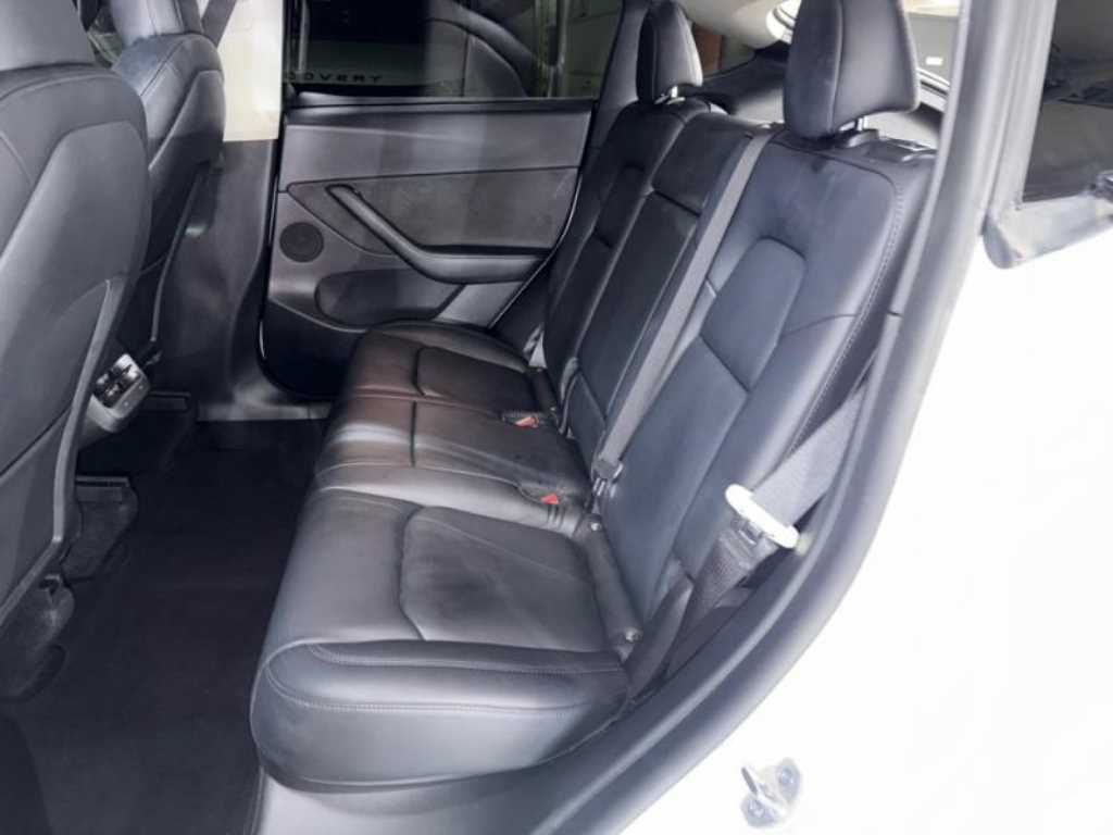 Tesla Model Y — photo 07
