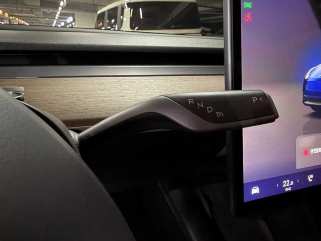Tesla Model Y — photo 11