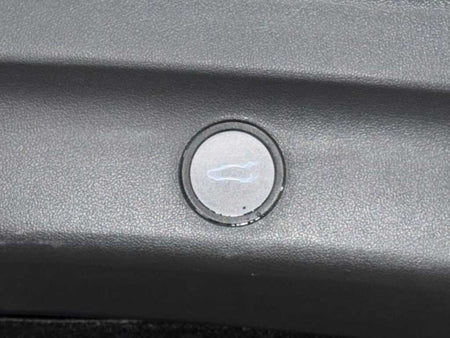 Tesla Model Y — photo 18