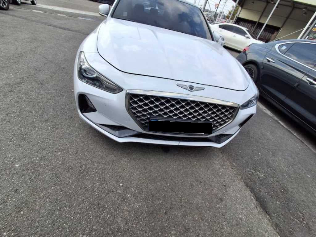 Genesis G70 — photo 01