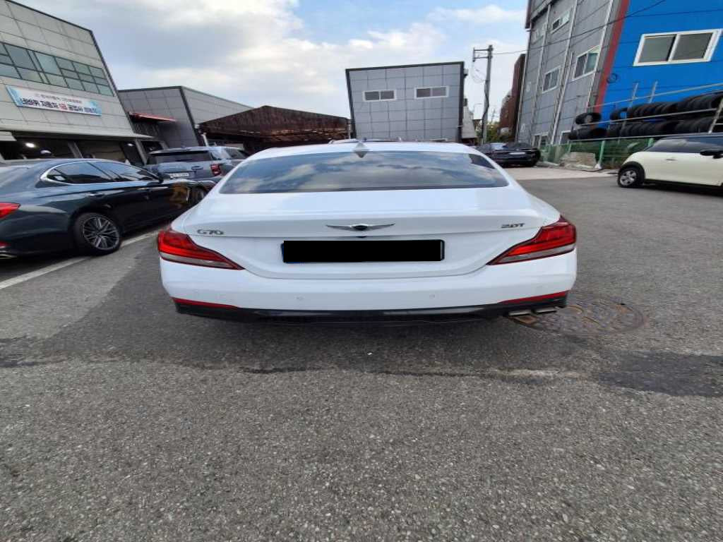 Genesis G70 — photo 02