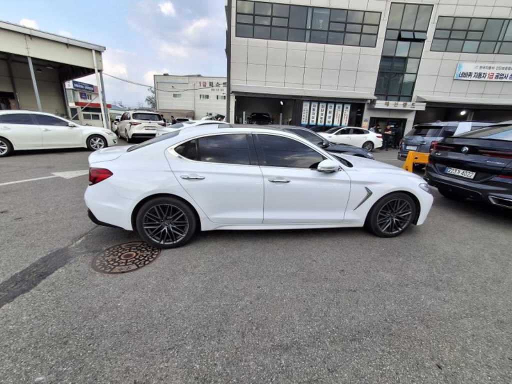 Genesis G70 — photo 04