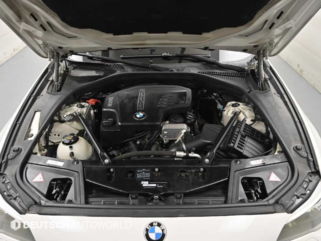 BMW 5-Series — photo 06